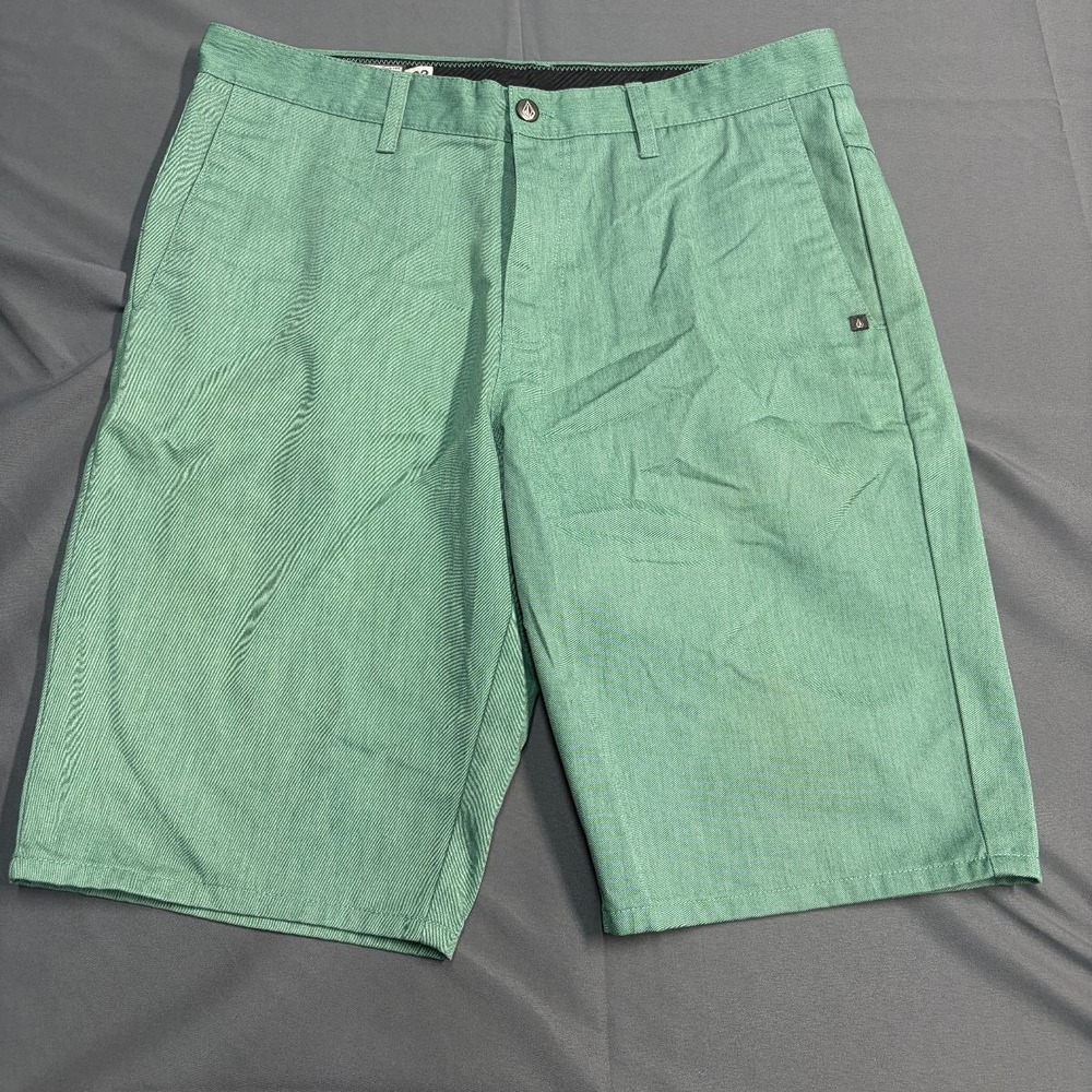 Volcom Shorts Solid Mens 33 Mint Green Casual Mod Monty Corpo Class Fair